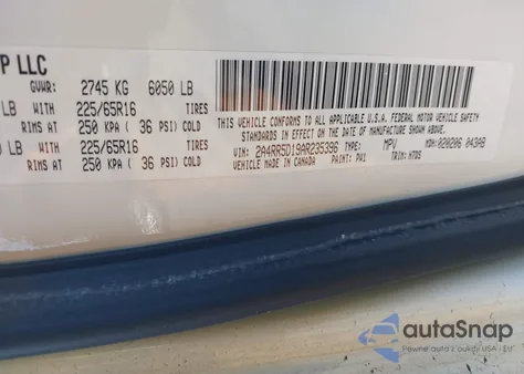 2010 Chrysler Town & Country Touring из США, поврежденный, VIN 2A4RR5D19AR235396